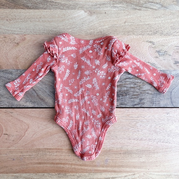 🧸 SALE! (5/$15, 8/$22, 12/$30) Monkey bars bodysuit 0-3m floral baby onesie - Picture 3 of 4
